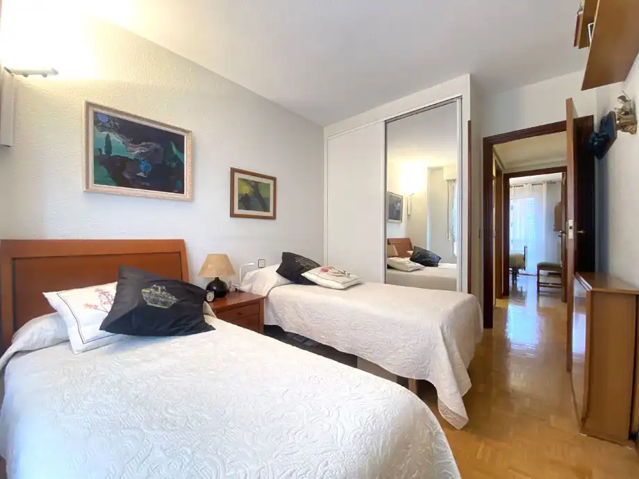 Dormitori de Pis en venda en Vitoria - Gasteiz amb Calefacció, Parquet i Terrassa