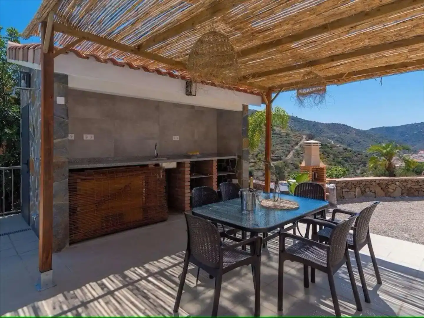 Terraza de Casa o chalet de alquiler en Arenas con Aire acondicionado, Jardín privado y Piscina