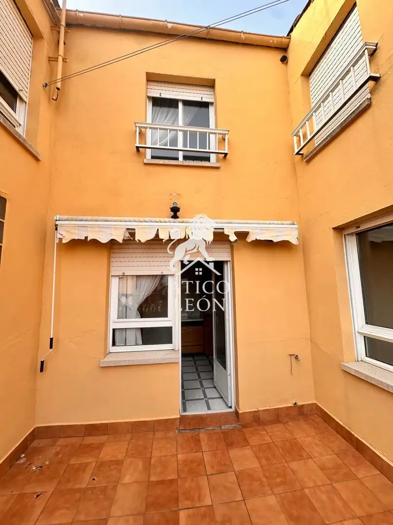 Terraza de Casa o chalet en venta en León Capital  con Calefacción, Terraza y Trastero