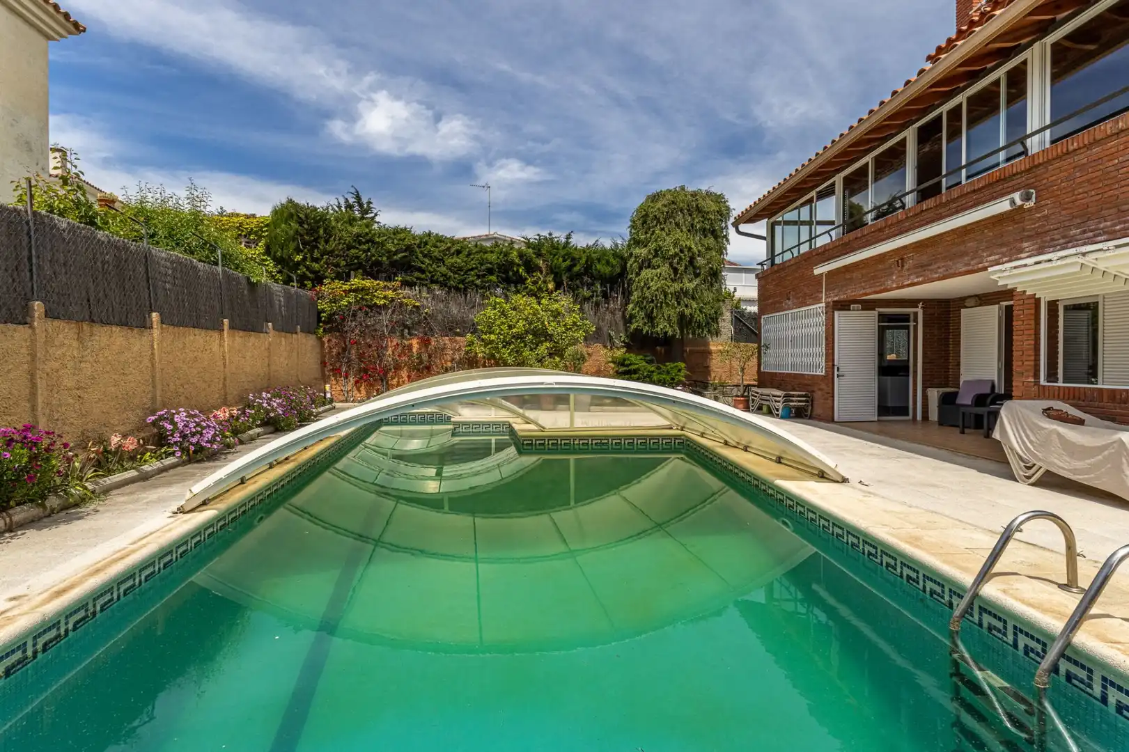 Piscina de Casa o xalet en venda en El Masnou amb Calefacció, Jardí privat i Terrassa