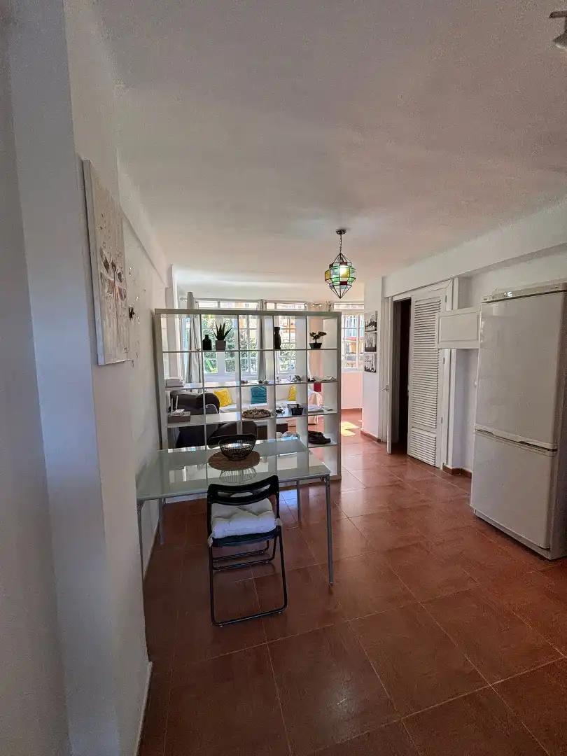 Sala d'estar de Apartament de lloguer en Torremolinos amb Moblat i Piscina comunitària