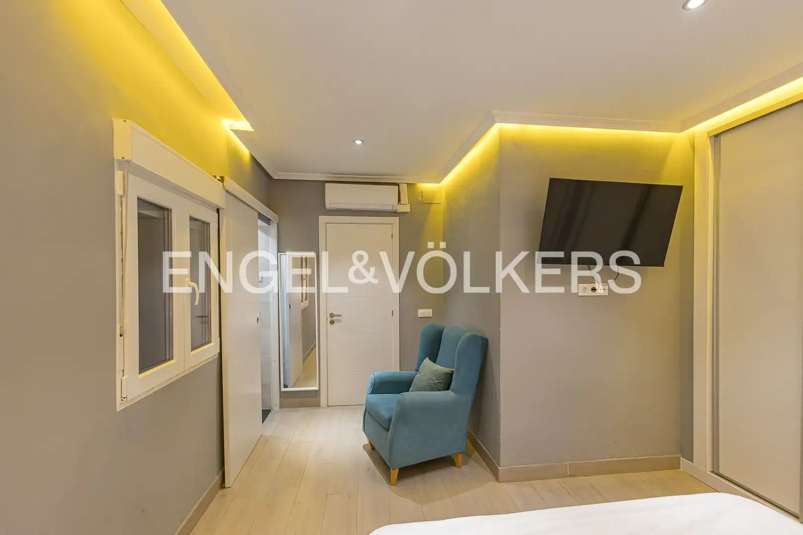 Flat for sale in Madrid  with Air Conditioner, Heating and Parquet flooring