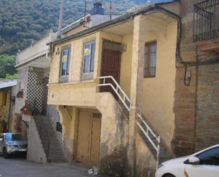 Vista exterior de Casa adosada en venda en Puente de Domingo Flórez