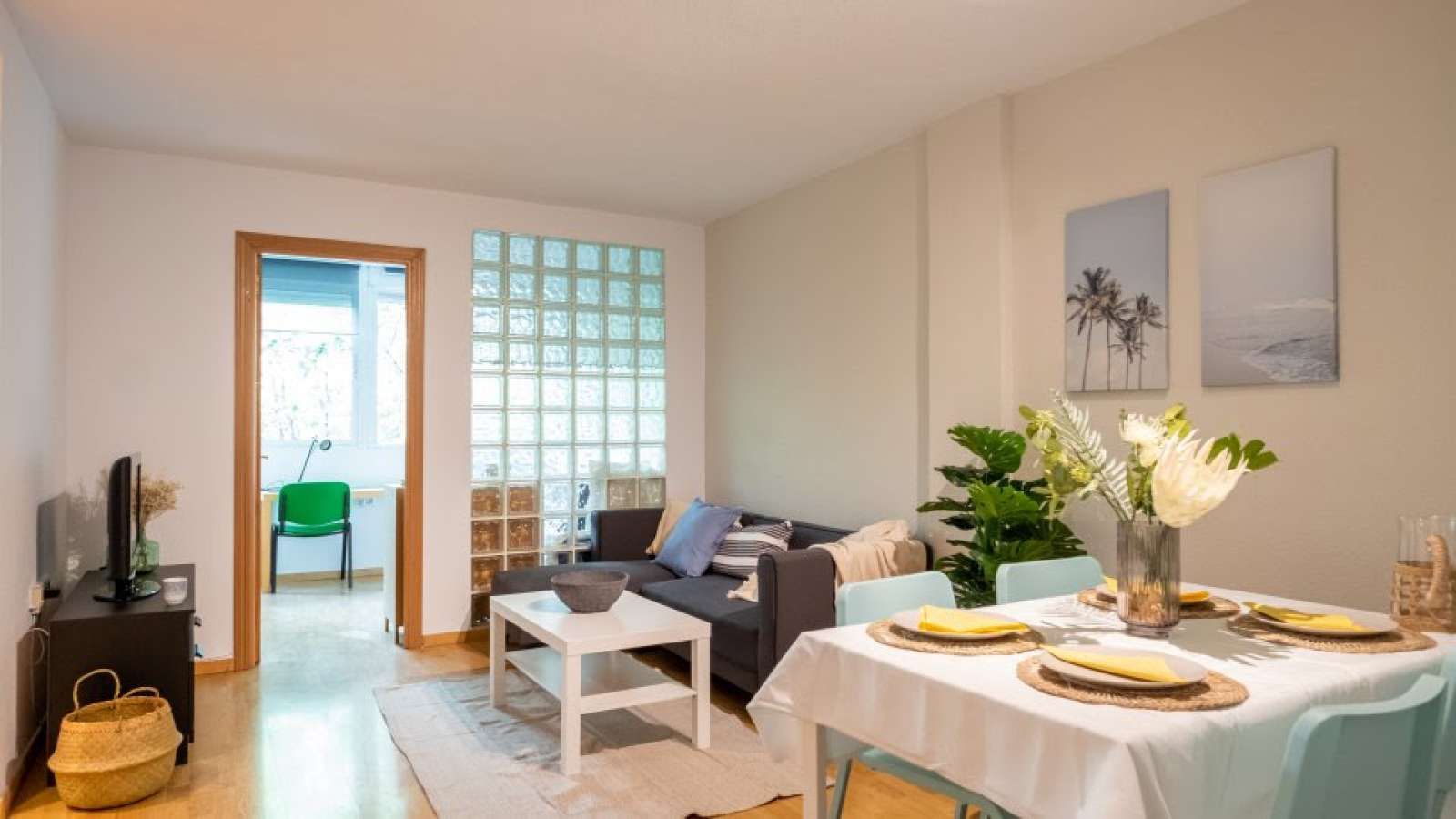 Sala d'estar de Apartament per a compartir en  Madrid Capital amb Terrassa