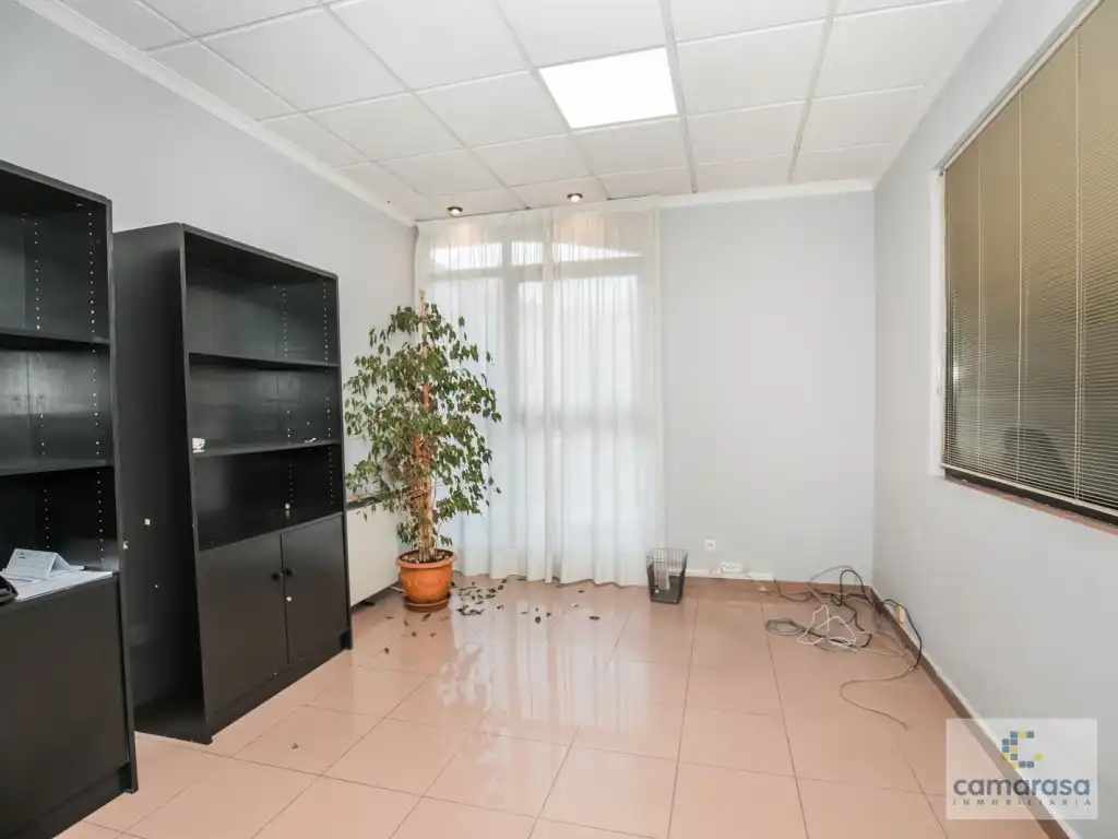 Local en venta en Ávila