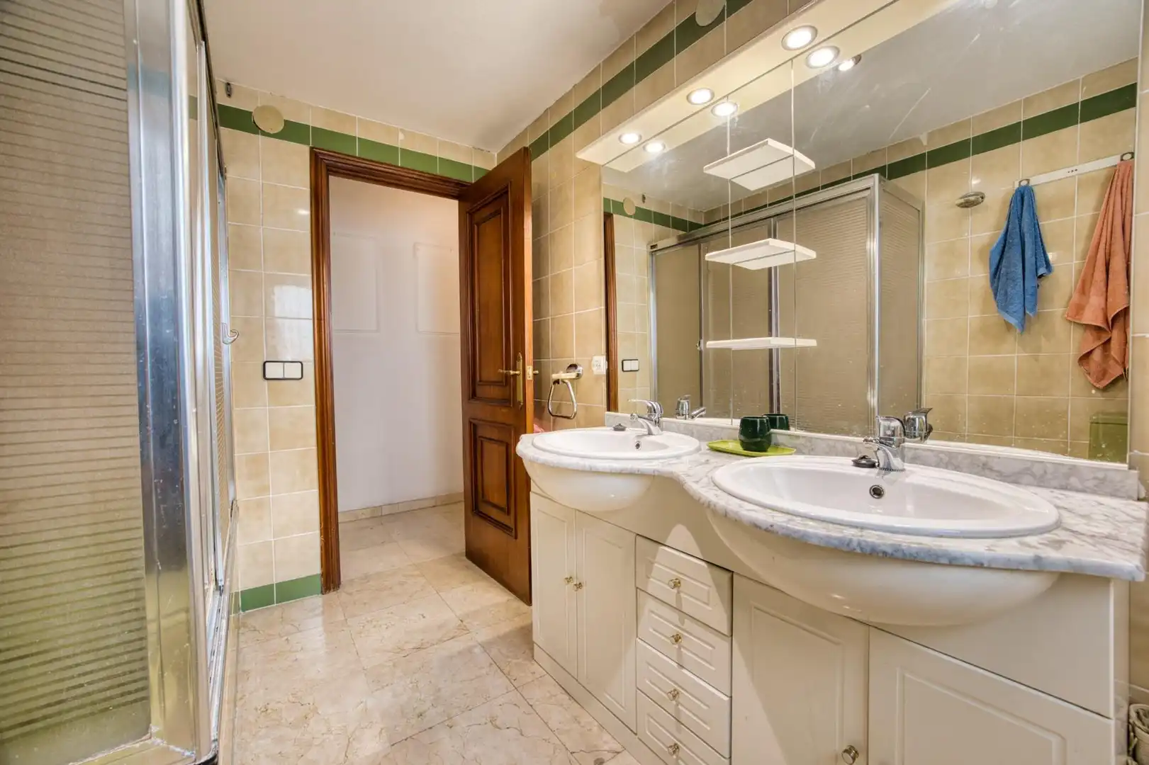 Baño de Piso en venta en Alicante / Alacant con Aire acondicionado, Calefacción y Terraza
