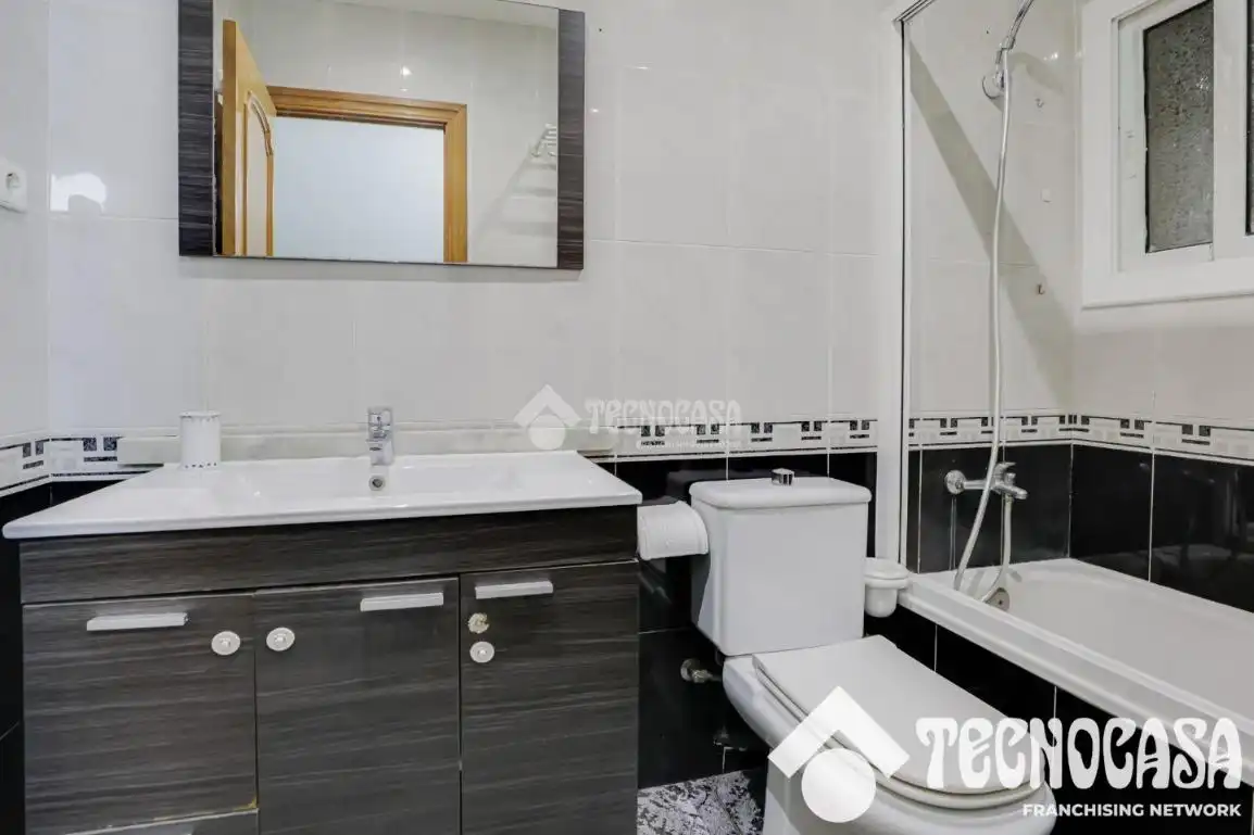 Baño de Piso en venta en Viladecans con Aire acondicionado, Calefacción y Balcón