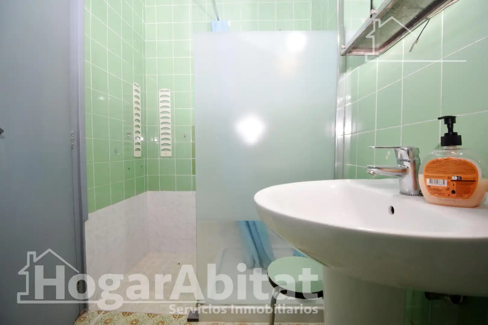 Baño de Piso en venta en Valencia con Aire acondicionado, Terraza y Trastero
