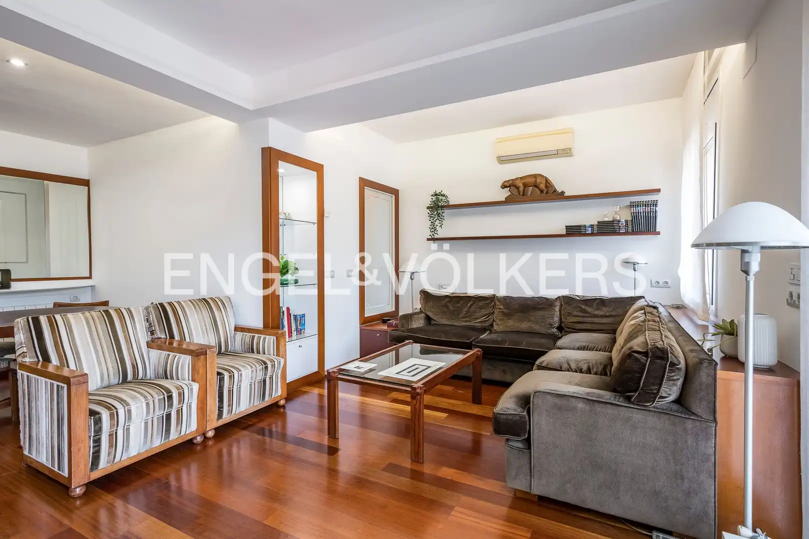 Wohnzimmer von Wohnung zum Verkauf in Barcelona mit Klimaanlage, Heizung und Parkett