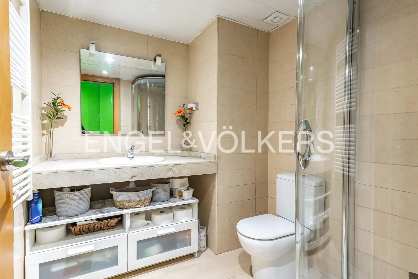 Badezimmer von Dachboden zum Verkauf in Montcada i Reixac mit Klimaanlage, Heizung und Parkett