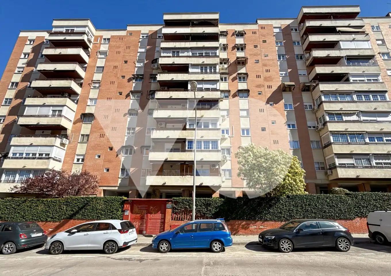Vista exterior de Pis en venda en Madrid amb Calefacció, Parquet i Terrassa