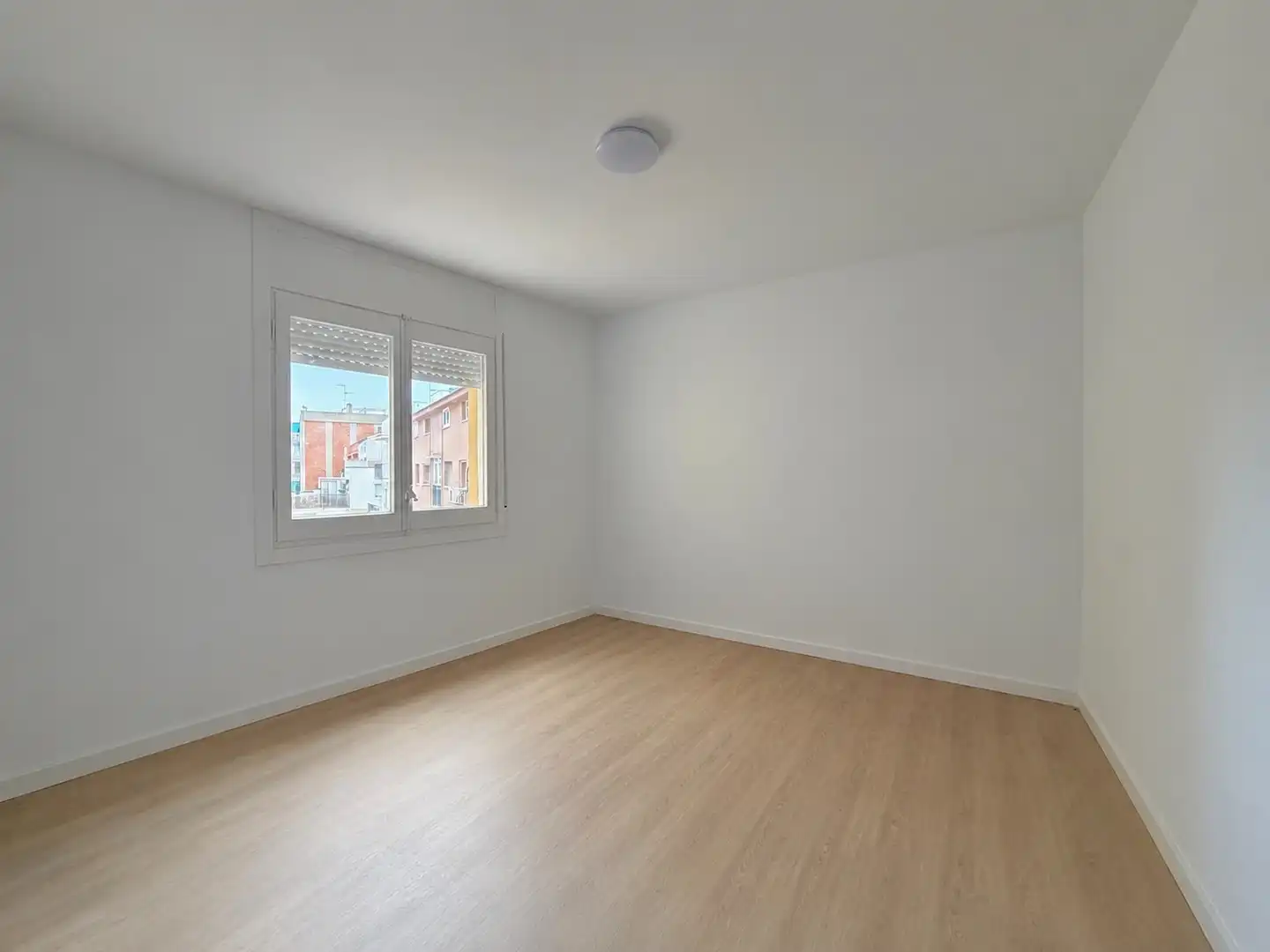 Schlafzimmer von Wohnung zum Verkauf in Vilafranca del Penedès mit Klimaanlage, Abstellraum und Balkon