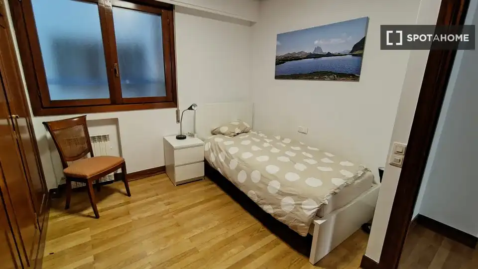 Dormitori de Apartament per a compartir en Donostia - San Sebastián  amb Aire condicionat, Terrassa i Moblat