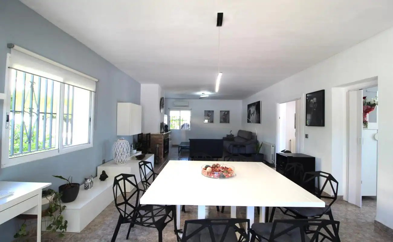 Comedor de Casa o chalet en venta en L'Eliana con Aire acondicionado, Calefacción y Jardín privado
