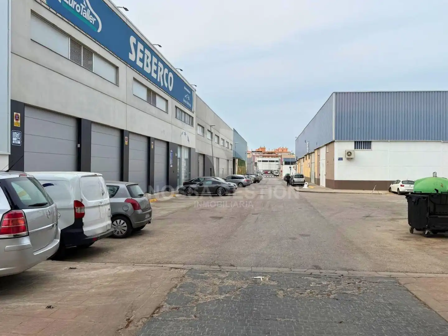 Außenansicht von Fabrikhallen zur Miete in Massamagrell, Valencia