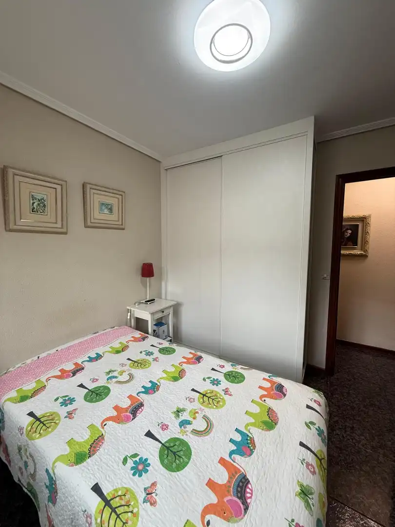 Bedroom of Flat for sale in Teis