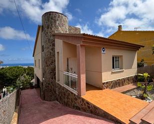 Vista exterior de Casa o xalet de lloguer en Calafell amb Terrassa i Balcó