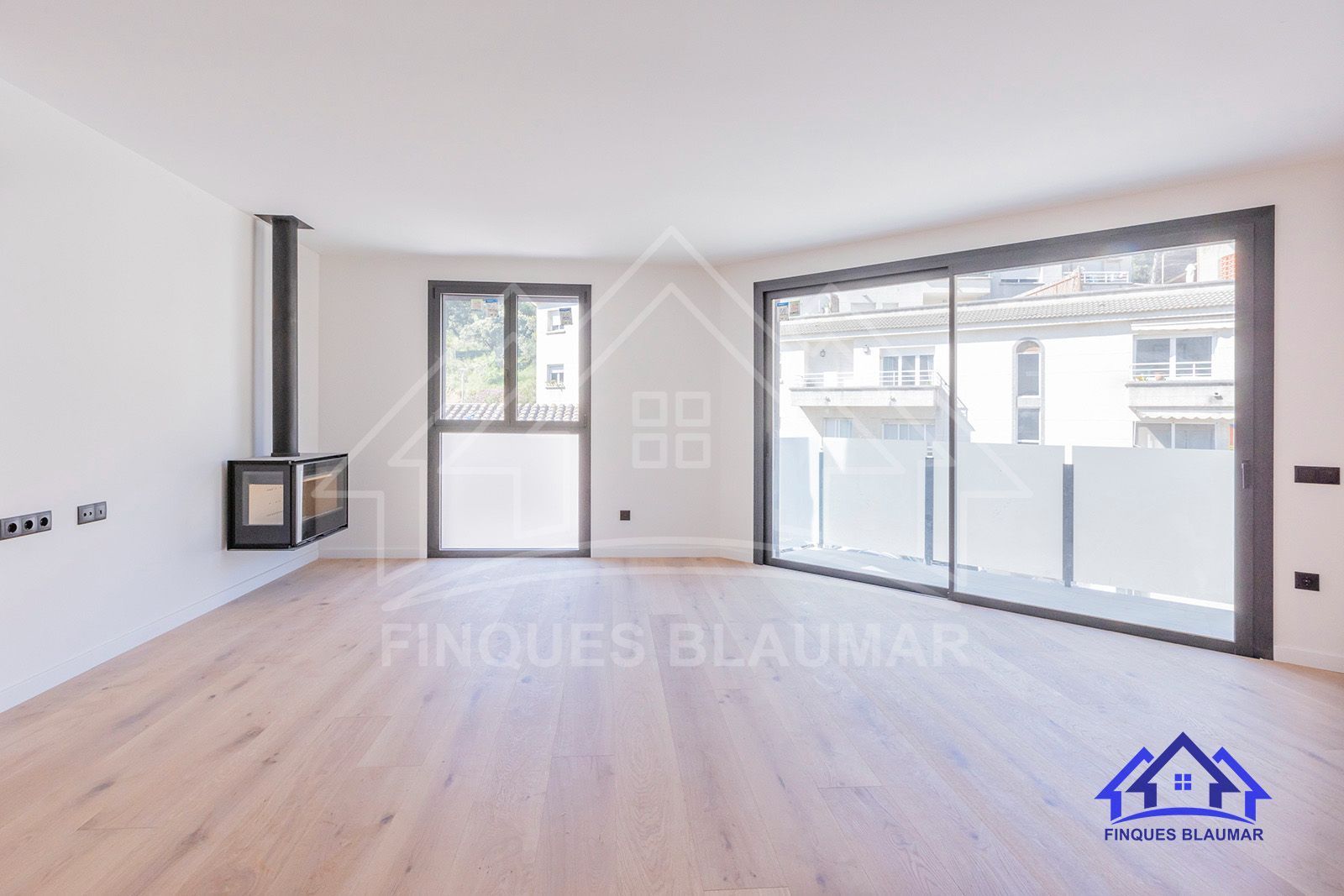 Sala d'estar de Casa adosada en venda en Arenys de Munt amb Aire condicionat, Calefacció i Terrassa