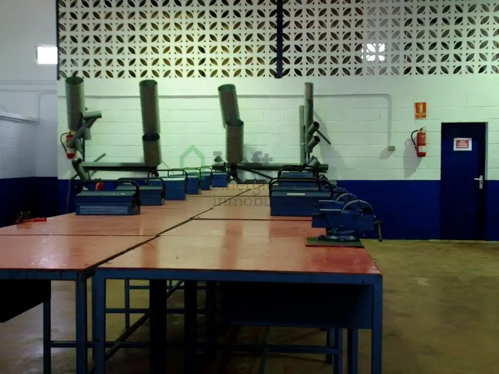 Nau industrial en venda en Badajoz