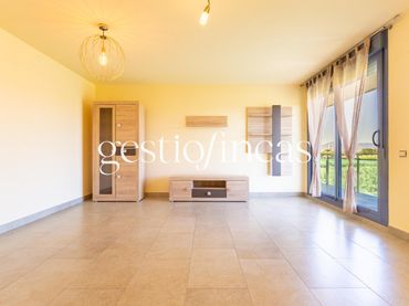 Flat with balcony for sale in Calle Riu Glorieta 16