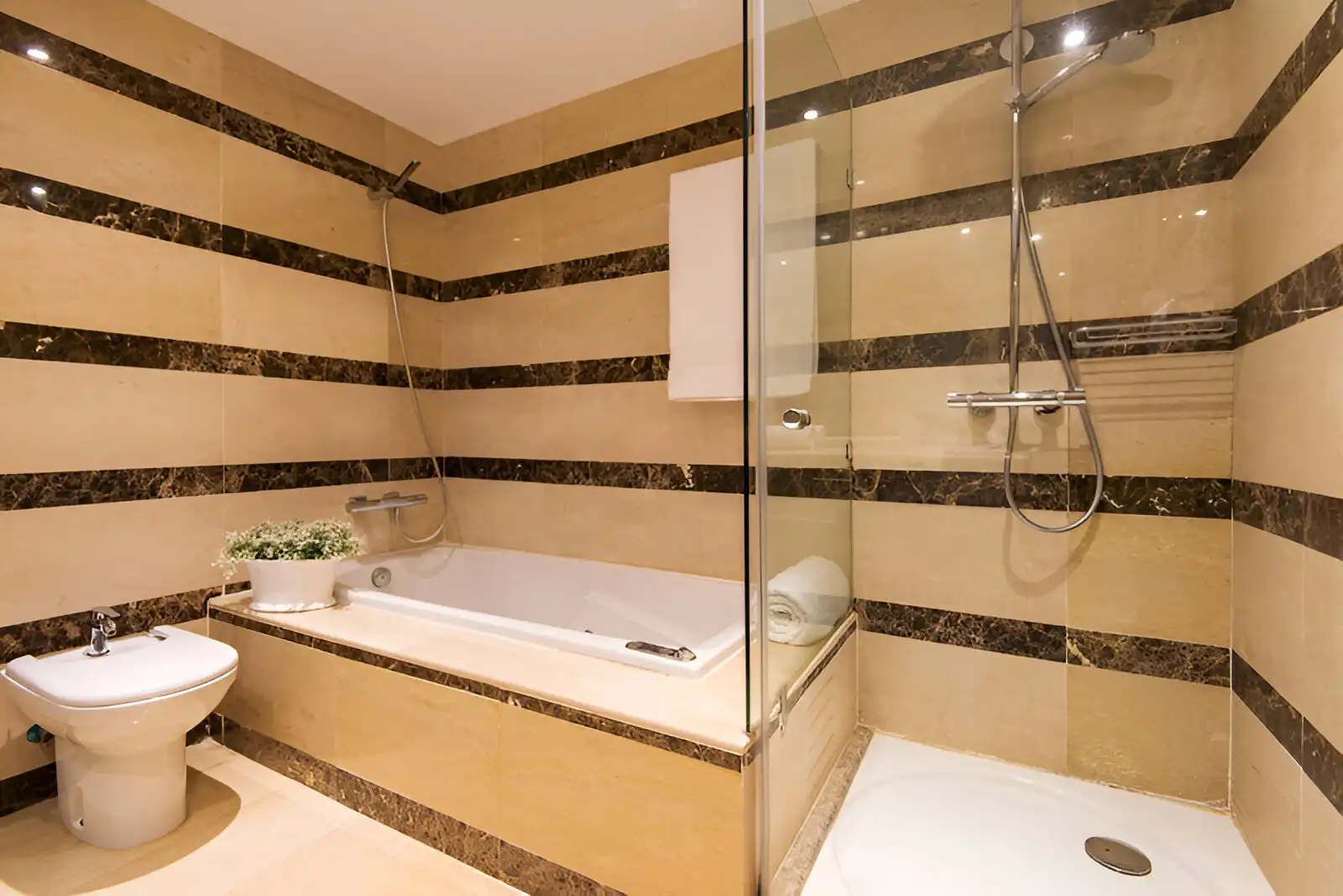 Casa a schiera con piscina in vendita a Milla de Oro, imagen 29