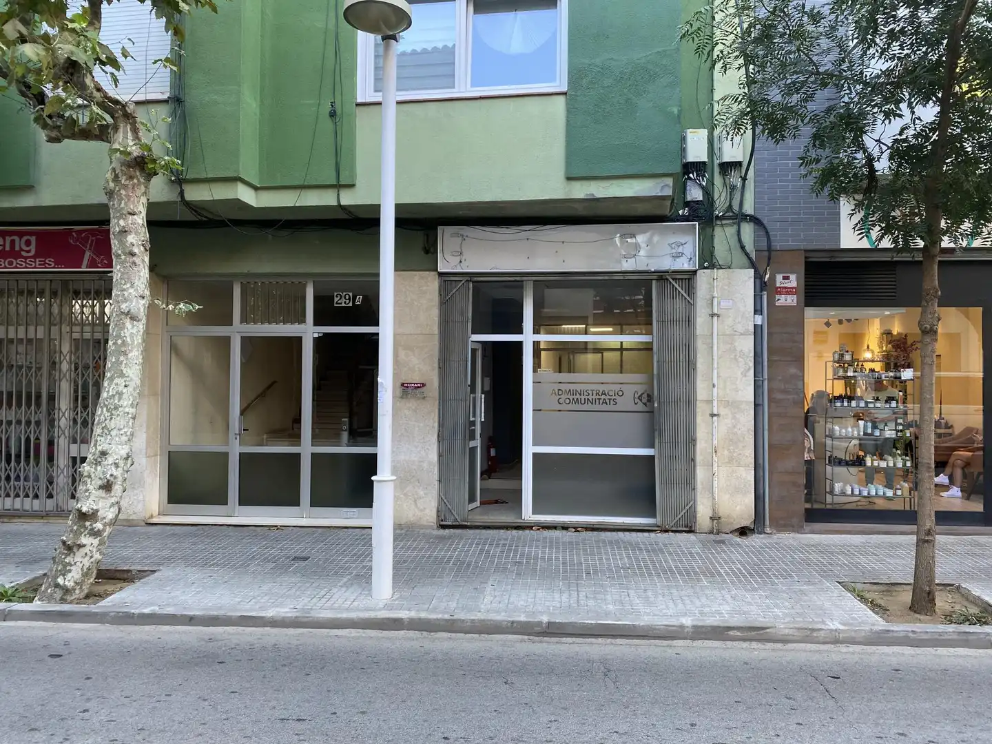 Business premises to rent in Ramon Turró, imagen 2