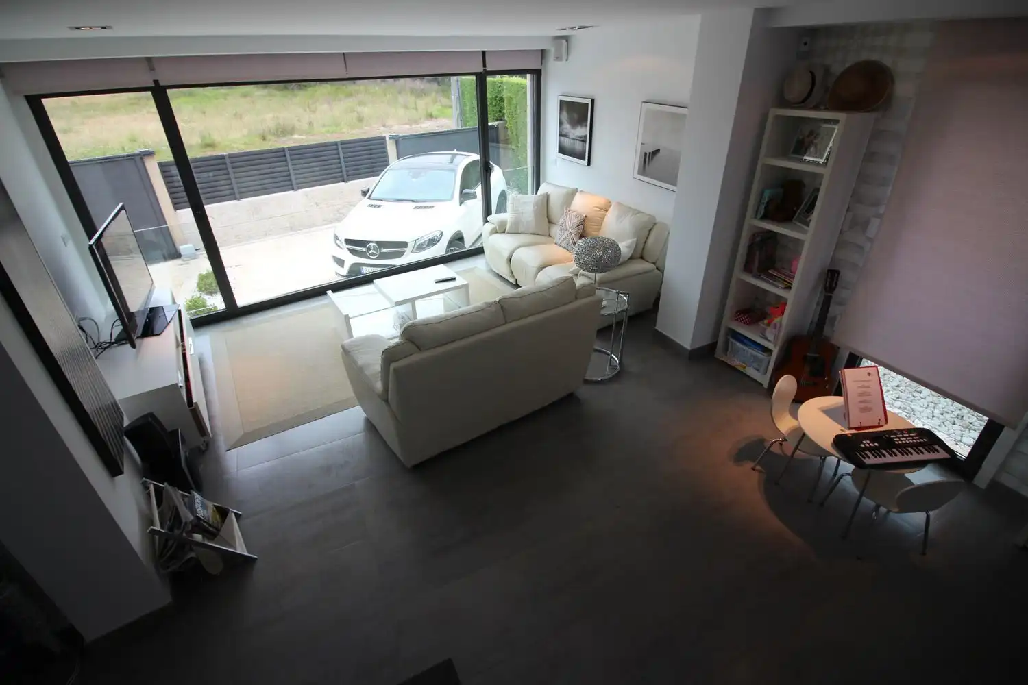 Sala d'estar de Casa o xalet en venda en Sanxenxo amb Calefacció, Jardí privat i Parquet
