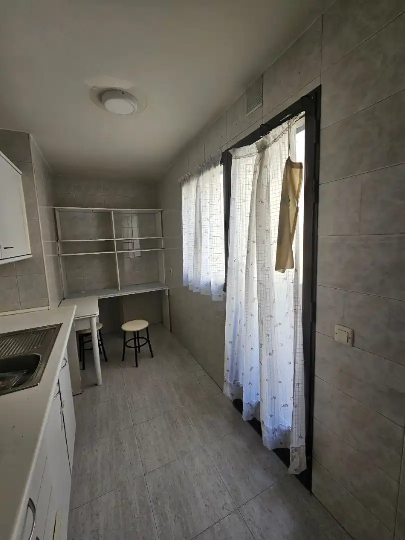 Bedroom of Flat for sale in Fuenlabrada  with Air Conditioner, Heating and Parquet flooring