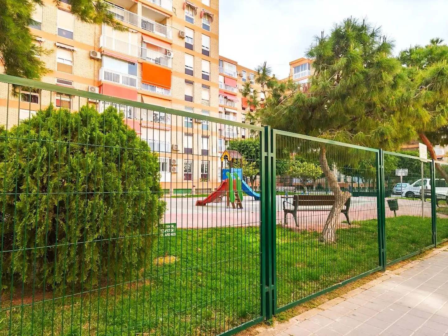 Vista exterior de Pis en venda en Alicante / Alacant amb Aire condicionat, Calefacció i Balcó