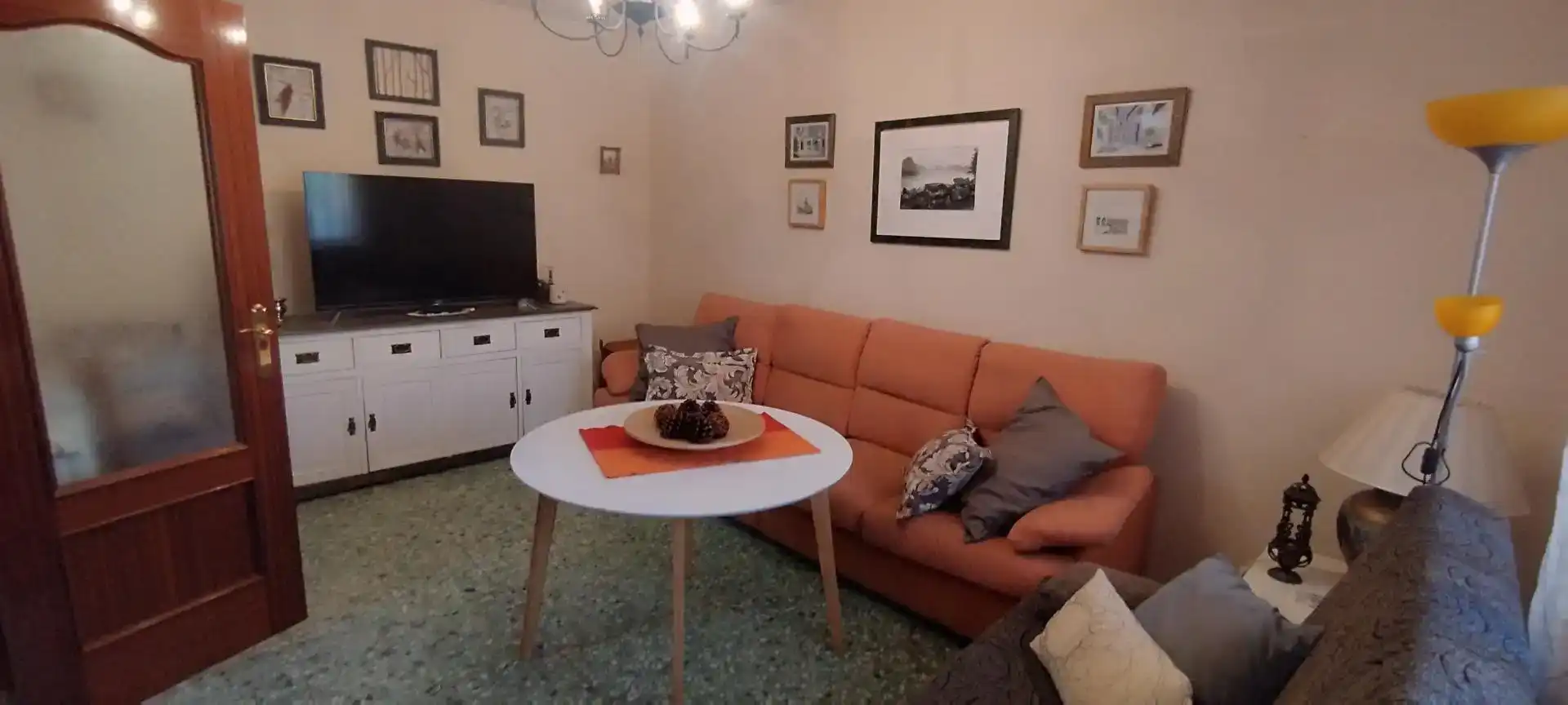Sala d'estar de Pis en venda en Arandilla amb Moblat i Microones