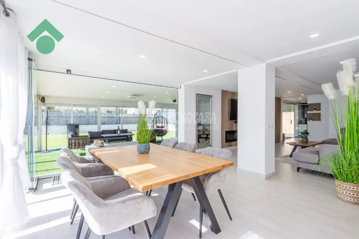 Dining room of Houses for sale in Vélez-Málaga  with Air Conditioner, Terrace and Swimming Pool