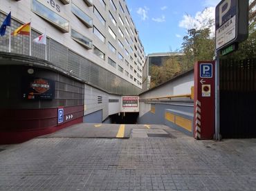 Parcheggio in affitto a Joan Güell