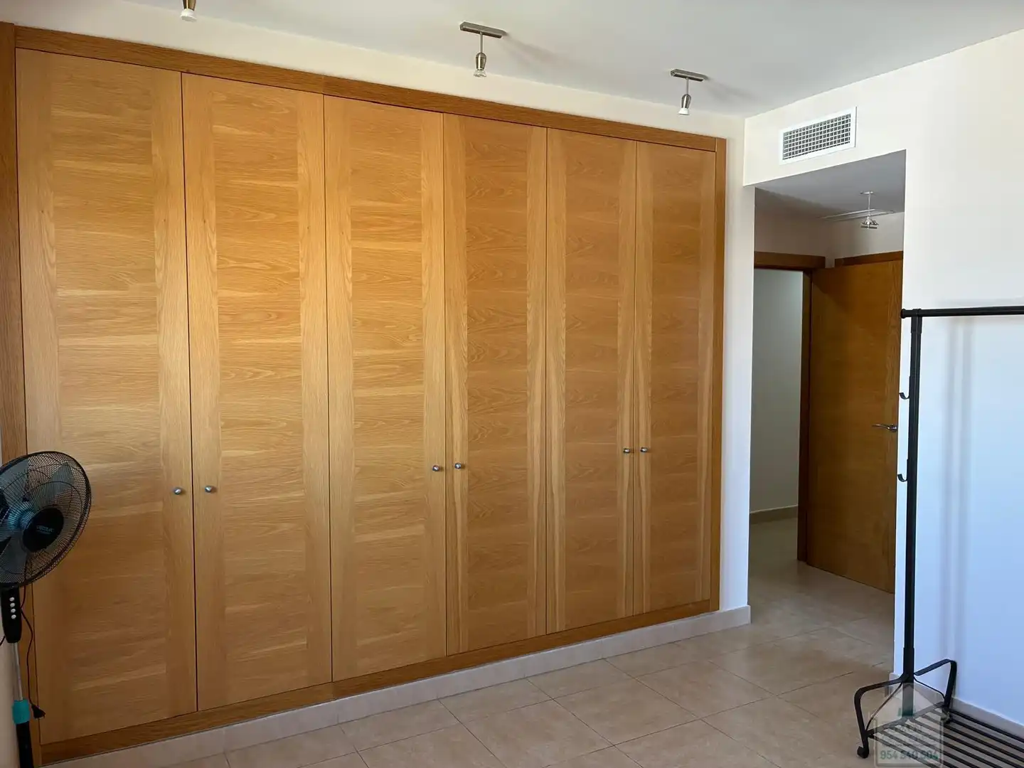 Habitación de Piso en venta en Sevilla con Aire acondicionado, Calefacción y Trastero