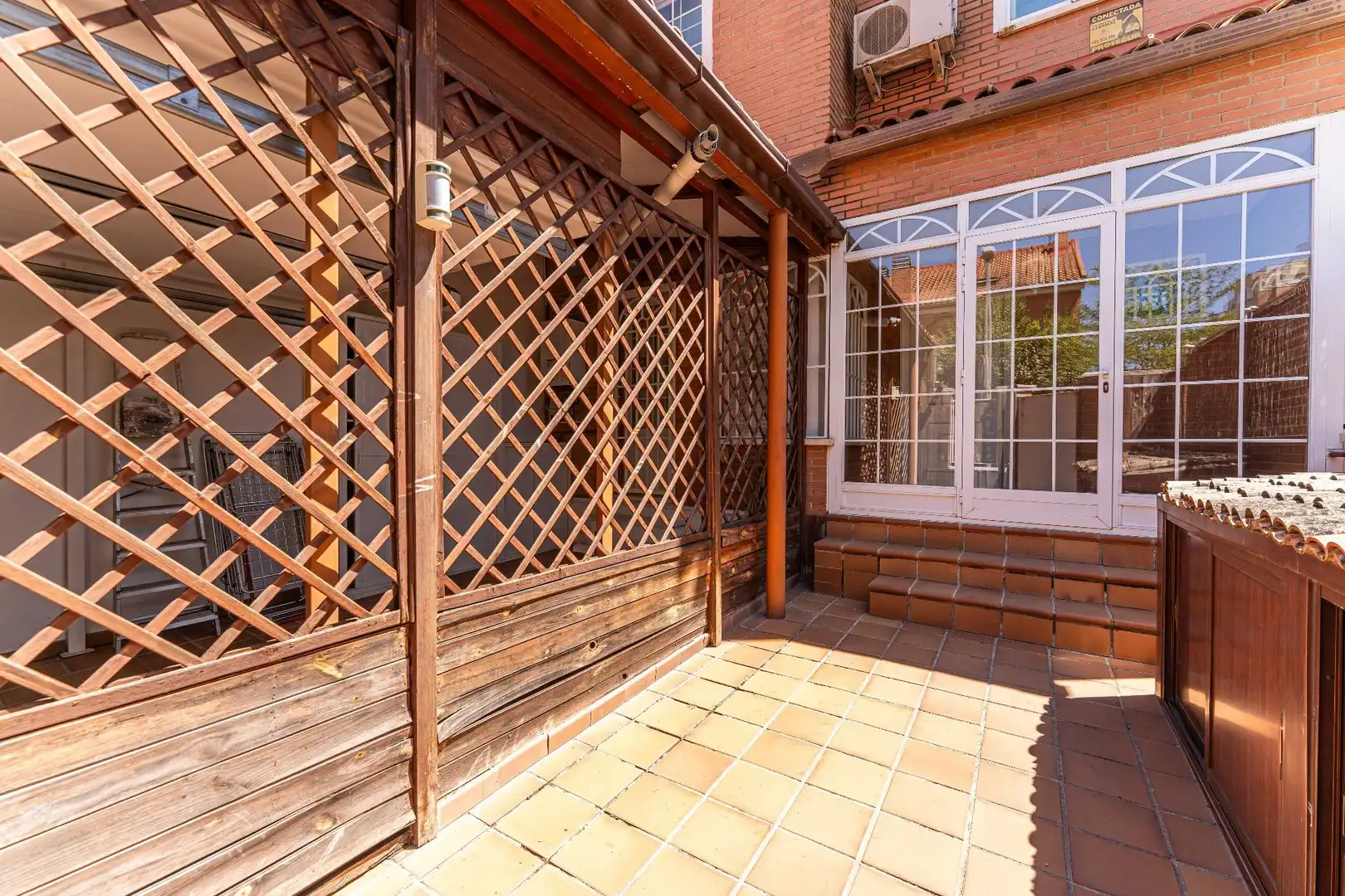 Terraza de Casa adosada en venta en Fuenlabrada con Aire acondicionado, Calefacción y Jardín privado