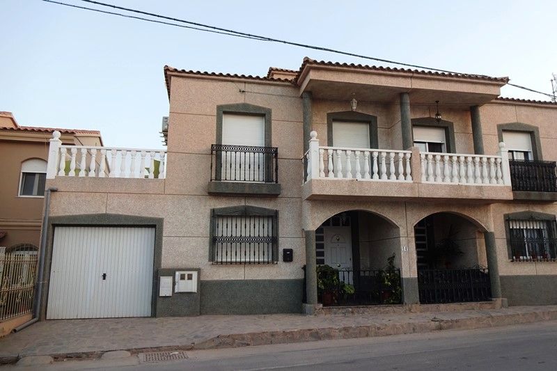 Vista exterior de Casa o xalet de lloguer en Cuevas del Almanzora amb Aire condicionat, Calefacció i Terrassa
