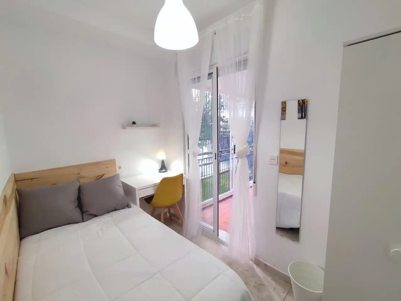Dormitori de Planta baixa de lloguer en Granada amb Aire condicionat, Terrassa i Moblat