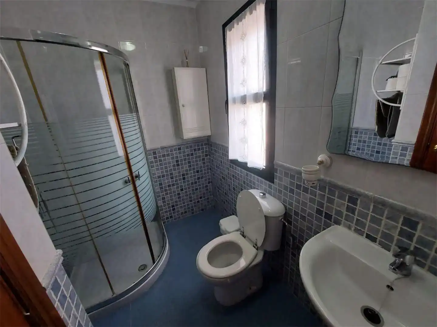 Bany de Casa o xalet per a compartir en Puerto Real amb Aire condicionat i Moblat