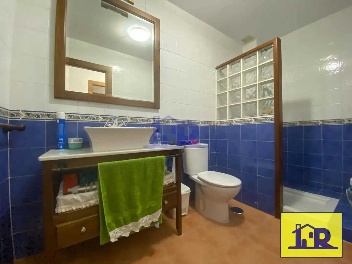 Bathroom of Flat for sale in Cuenca  with Heating, Terrace and Furnished