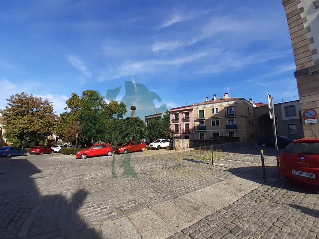 Vista exterior de Dúplex en venta en Cáceres Capital con Calefacción, Trastero y Horno