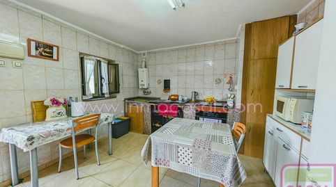 Se vende casa independiente en Langreo, casa de dos habitaciones, cocina, salón y baño completo con ducha y con hueco anexo como v