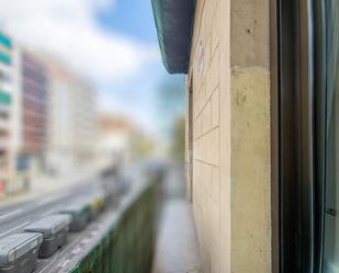 Exterior view of Flat for sale in  Barcelona Capital  with Balcony