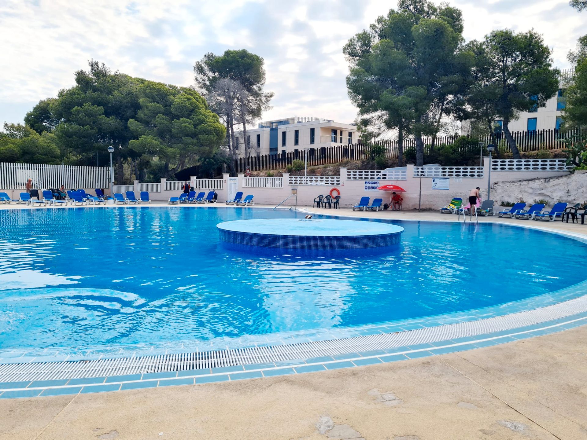 Piscina de Apartamento en venta en Salou con Aire acondicionado, Calefacción y Terraza