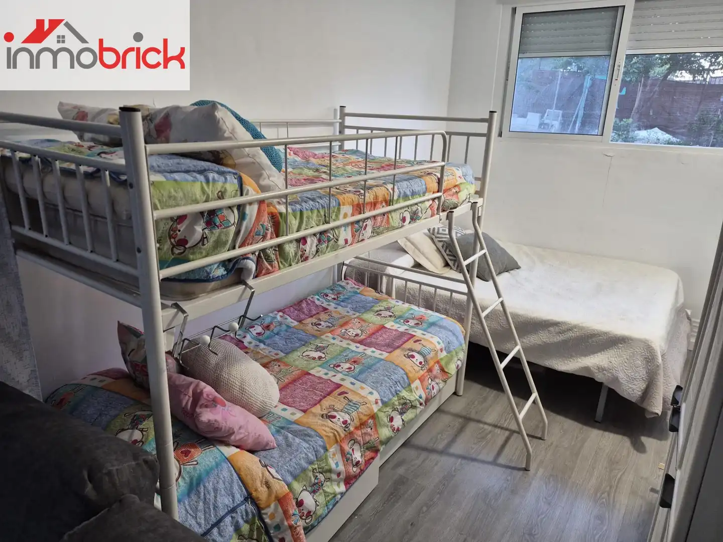 Schlafzimmer von Residential zum Verkauf in Lucena