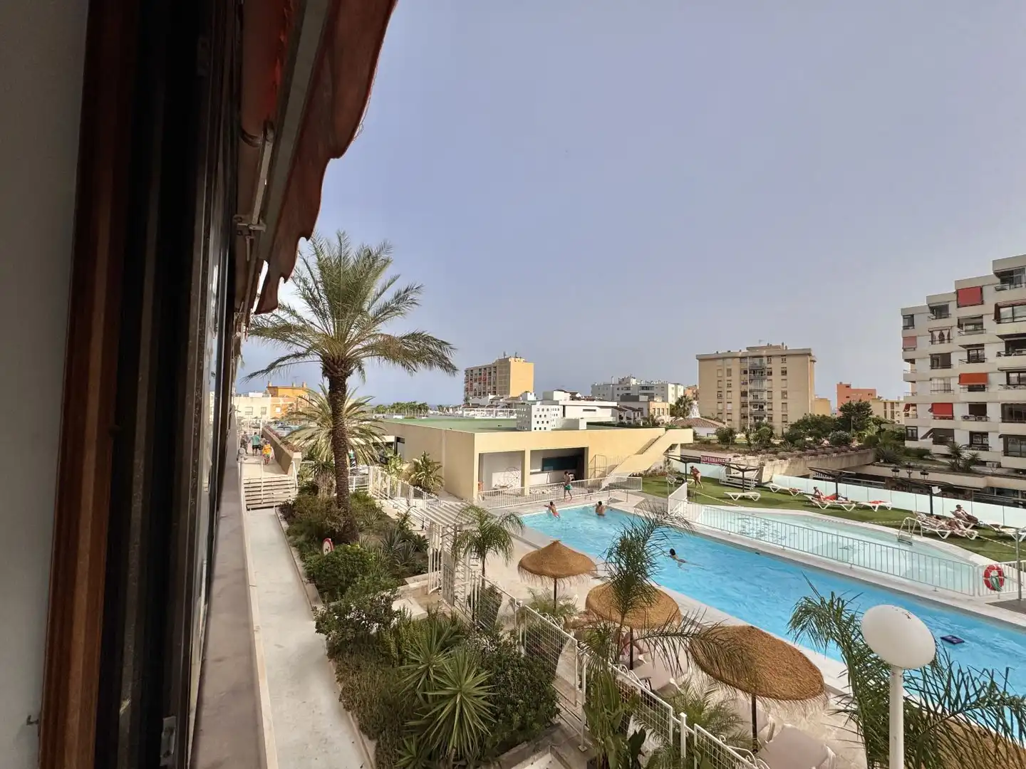 Piscina de Apartamento en venta en Torremolinos con Aire acondicionado, Calefacción y Trastero