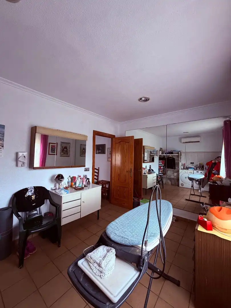 Dormitori de Casa o xalet en venda en Crevillent