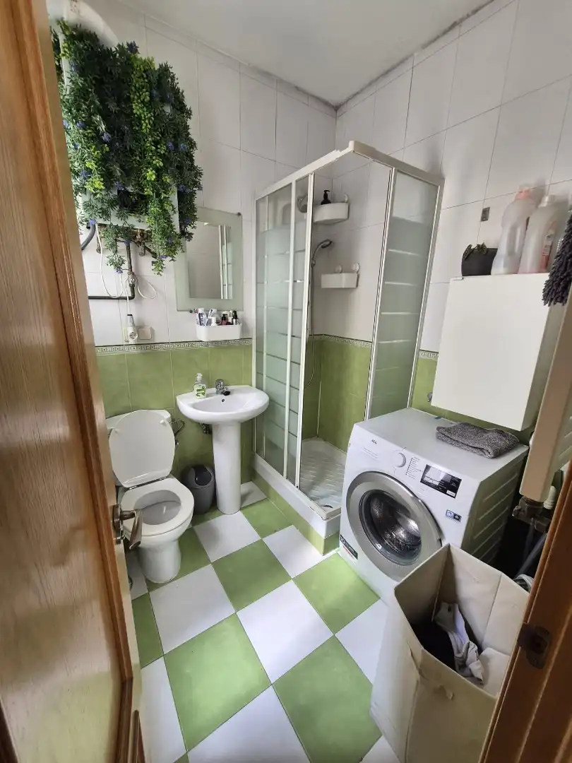Bathroom of Flat for sale in Madrid  with Heating, Parquet flooring and Furnished