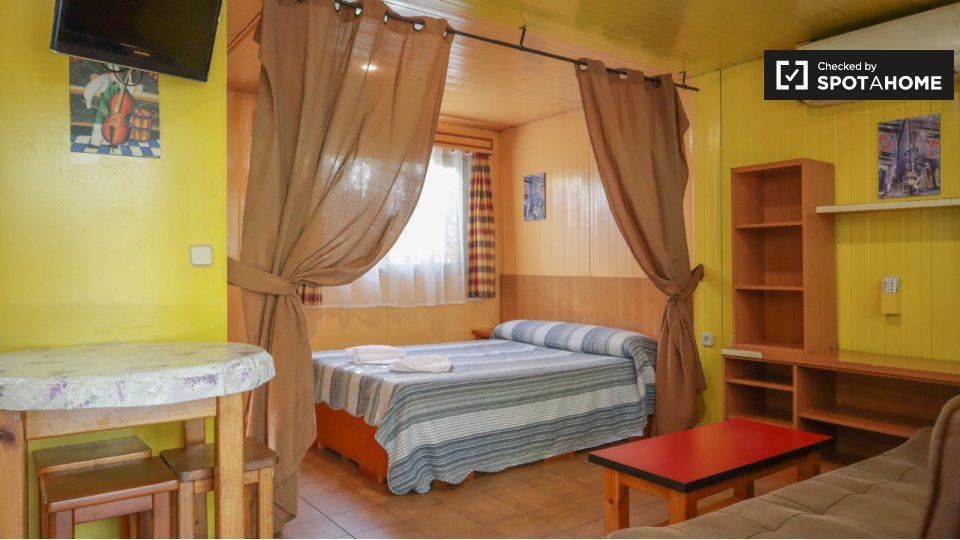 Bedroom of Flat to rent in Getafe  with Air Conditioner, Heating and Furnished