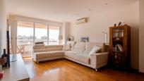 Living room of Flat for sale in  Barcelona Capital  with Heating, Terrace and Balcony