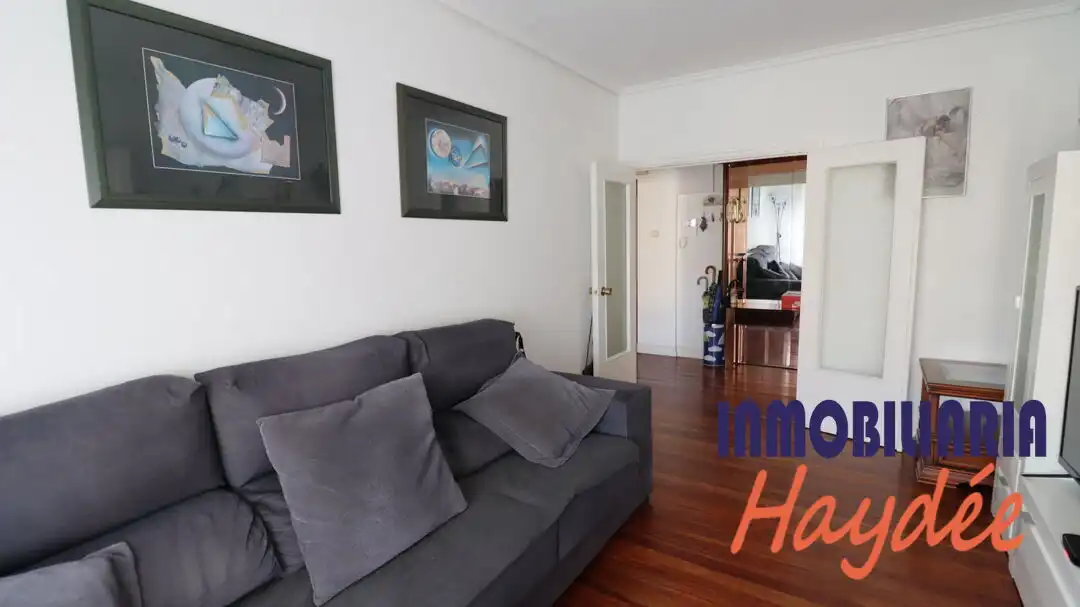 Wohnzimmer von Wohnung zum Verkauf in Leioa mit Abstellraum und Balkon