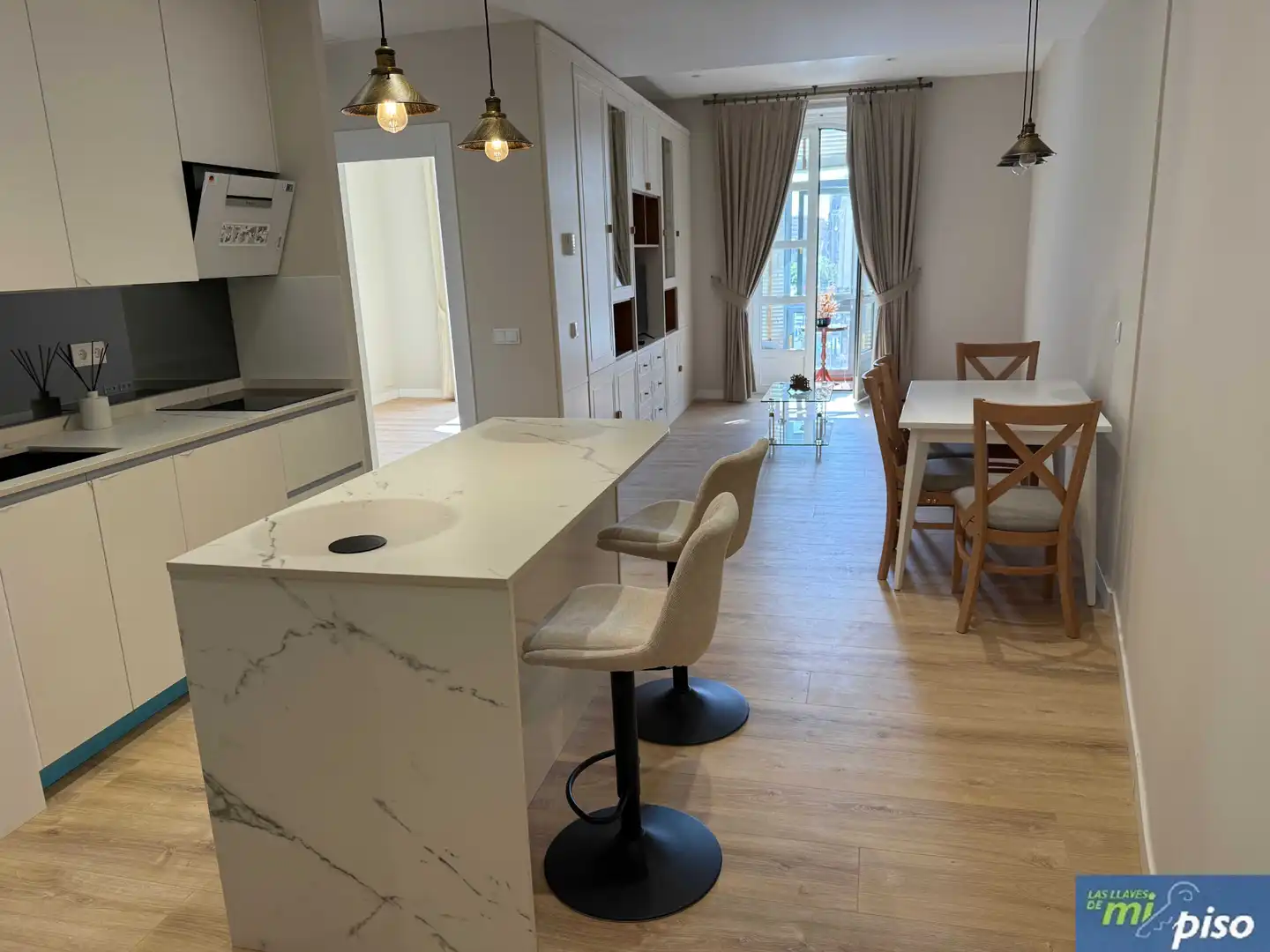 Appartamento con terrazza in vendita a Plaza de España 10, imagen 3